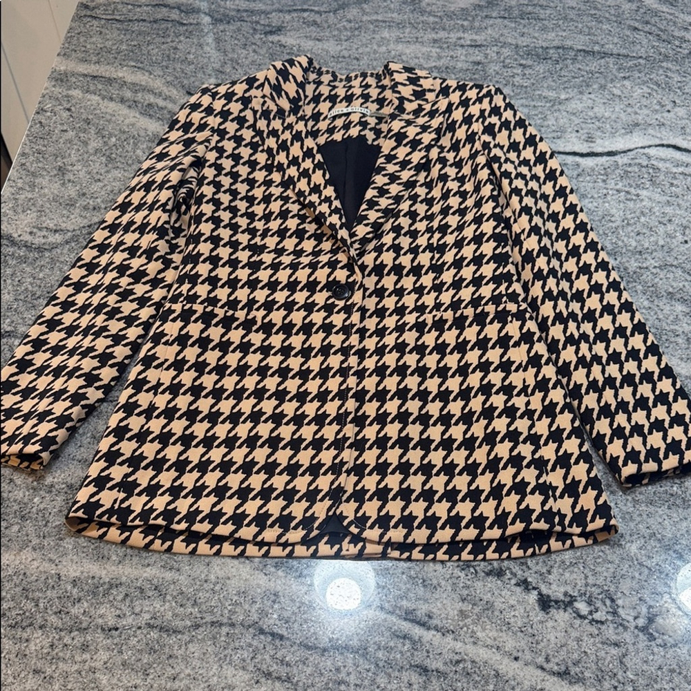 Alice + Olivia Breann Black and Houndstooth Fitted Blazer - Picture 9 of 13